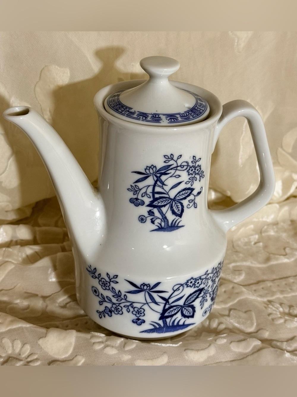 Vintage Mid-Century Enesco Japan Blue Onion Coffee Pot Teapot Floral Blue White